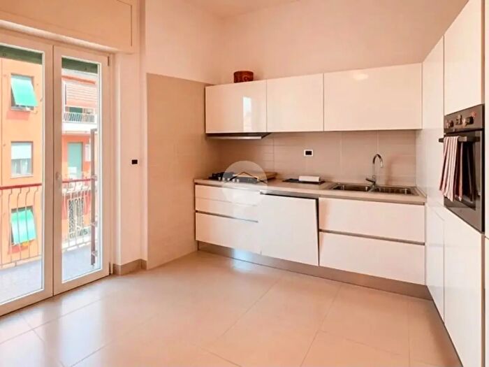 Appartamento trilocale in affitto in Via Albano, Roma