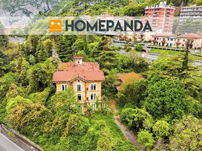 Casa con 20 locali in vendita in Via G Paglia, Lovere