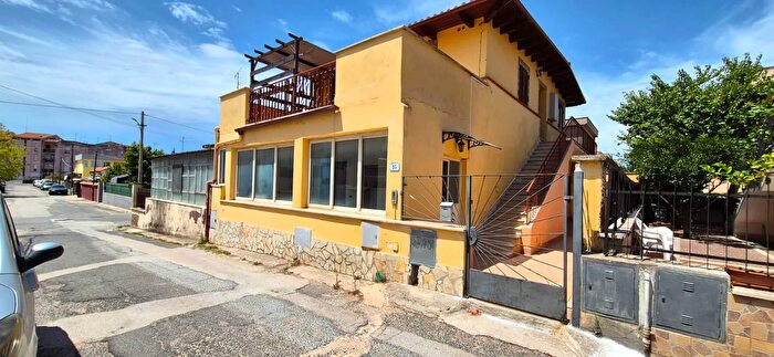 Appartamento quadrilocale in vendita in Via Maiella, Nettuno