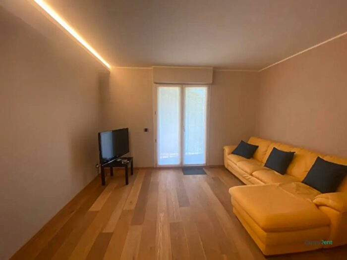 Appartamento trilocale in affitto in Via Pompeo Marchesi, Milano