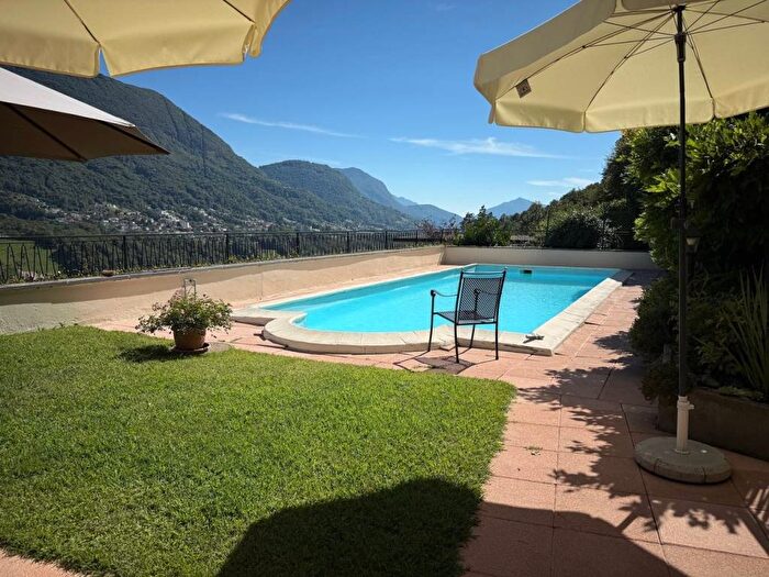 Casa con 5 locali in vendita in Capriasca