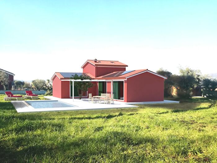 Casa con 5 locali in vendita in Sarzana