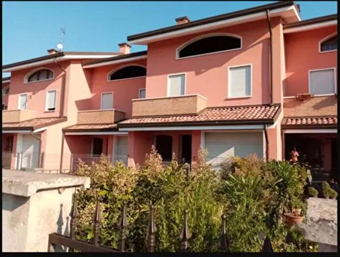 Casa monolocale in vendita in Via Vallesina, Goro