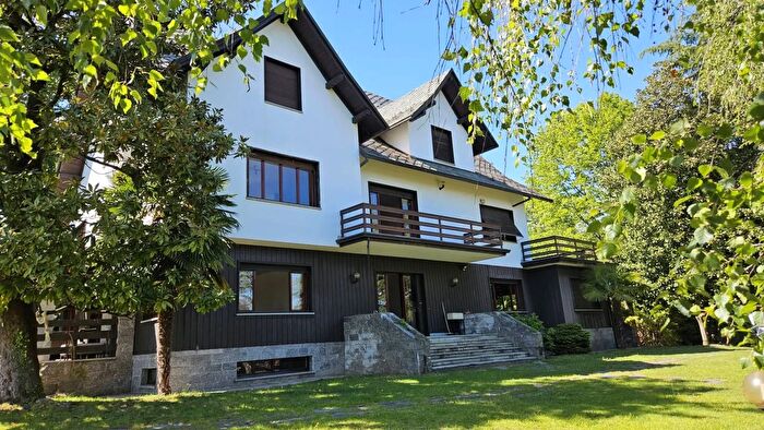 Casa con 14 locali in vendita in Via Gianni Vignola Arona Novara, Arona