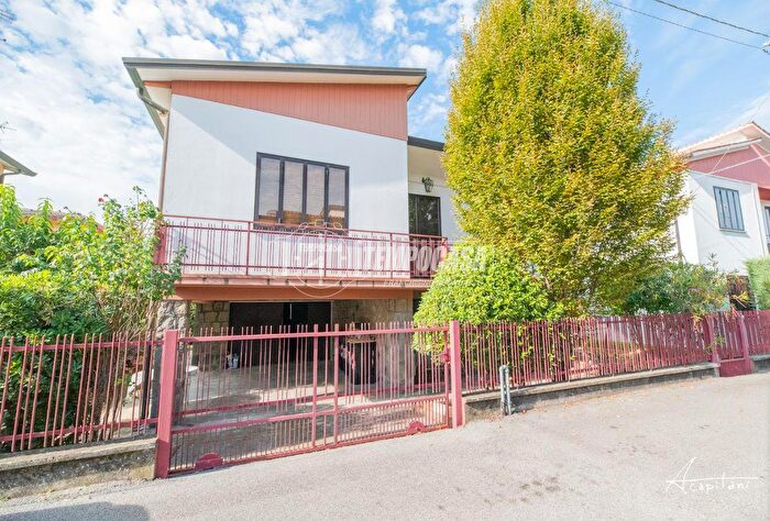 Casa quadrilocale in vendita in Via Luigi Boccherini, Rovigo