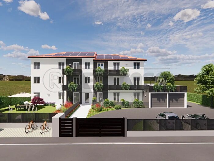 Appartamento con 7 locali in vendita in Via Gianbattista Remondini, Vicenza