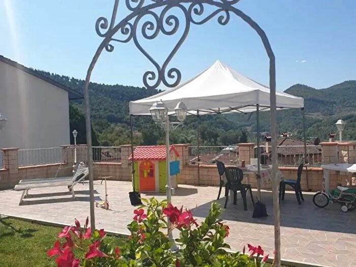 Casa con 6 locali in vendita in Via della Quercia, Vaiano