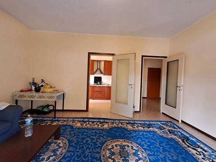 Appartamento trilocale in vendita in Via Fagnano Olona, Busto Arsizio