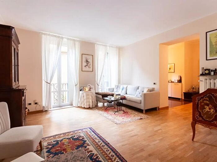 Appartamento trilocale in vendita in Via Nirone, Milano