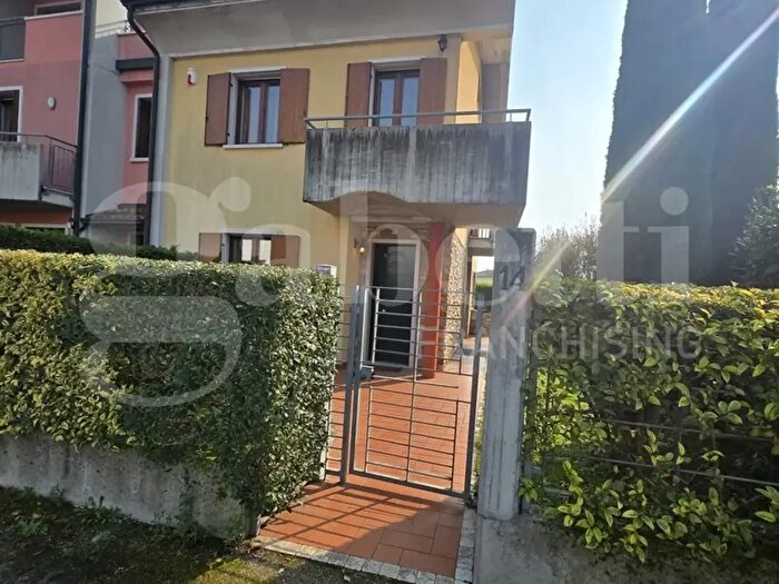 Case in Vendita e in Affitto - 2