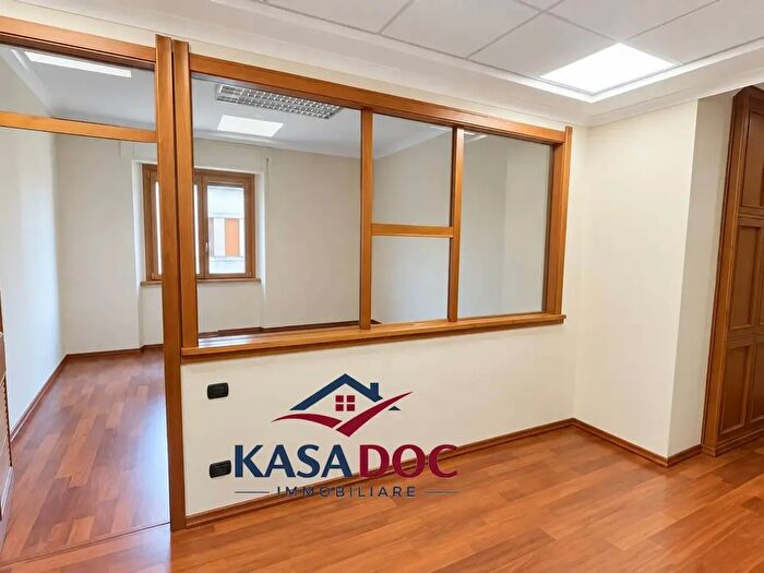 Appartamento trilocale in vendita in Via Francesco Acri, Catanzaro