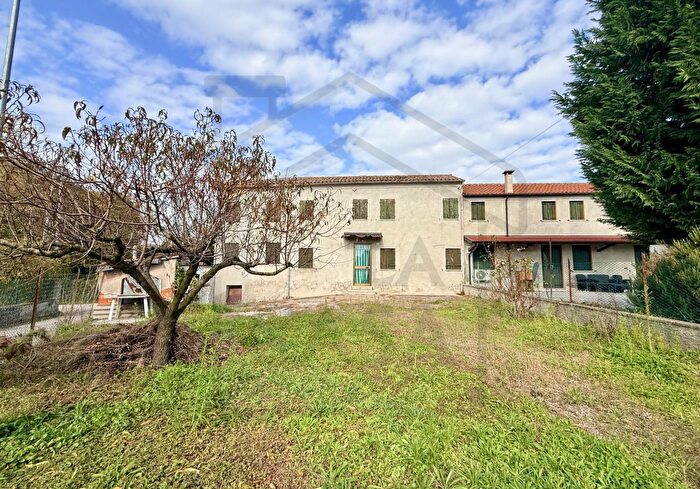 Casa quadrilocale in vendita in Via Palù Superiore, Pernumia