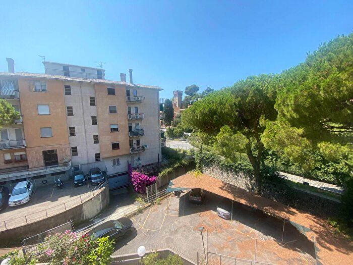 Appartamento con 5 locali in vendita in Via Majorana c, Genova