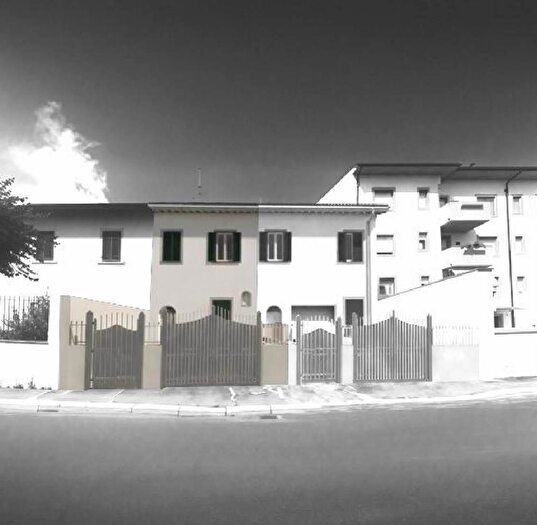 Casa quadrilocale in vendita in Via Tesi, Campi Bisenzio