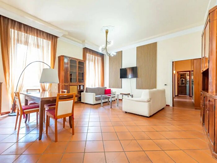 Appartamento con 5 locali in vendita in Via Fabio Massimo, Roma