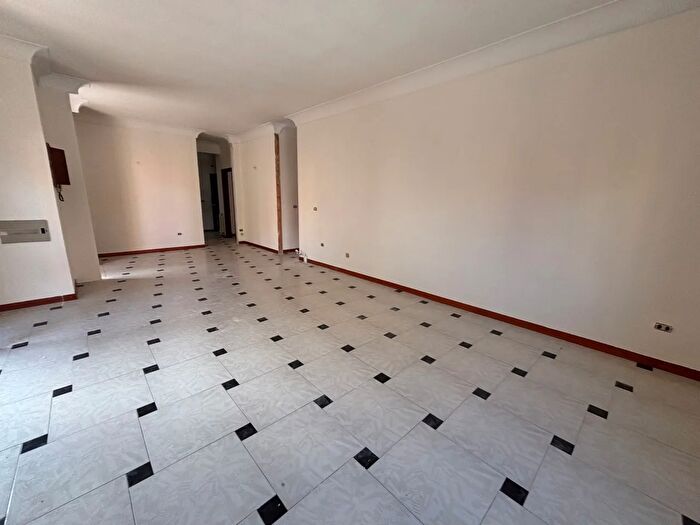 Appartamento con 6 locali in vendita in Via Francesco Ferruccio, Parabita