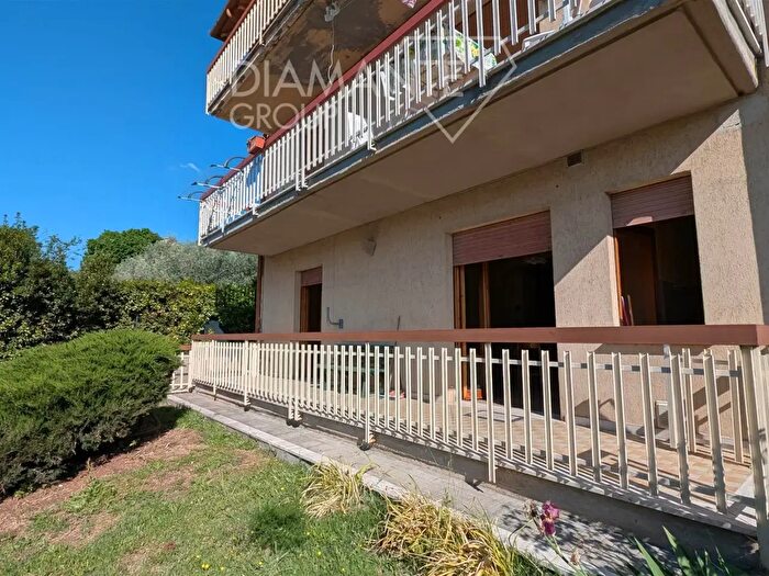 Appartamento trilocale in vendita in Tuoro Sul Trasimeno