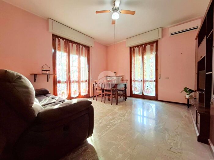 Appartamento trilocale in vendita in Via Renato Percivalle, Voghera