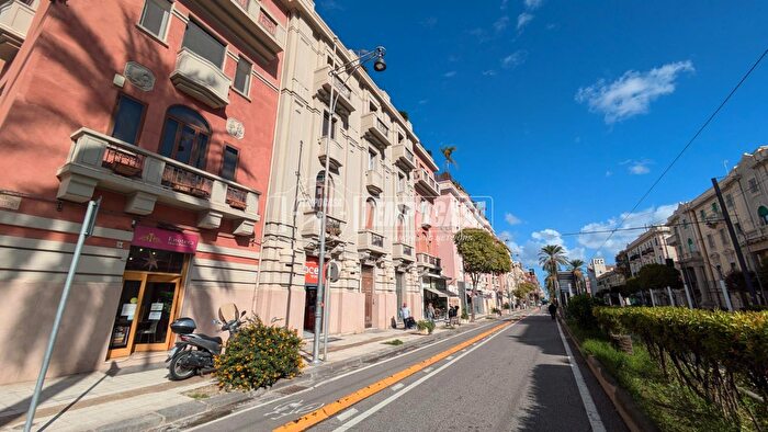 Appartamento con 5 locali in vendita in Via Enzo Geraci F, Messina