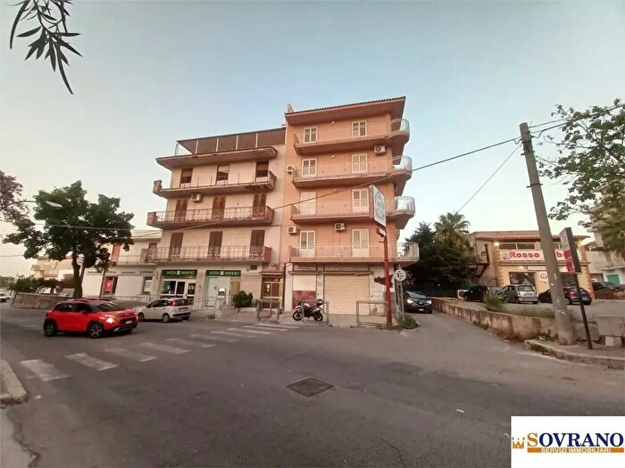 Appartamento con 7 locali in vendita in Corso Italia, Carini