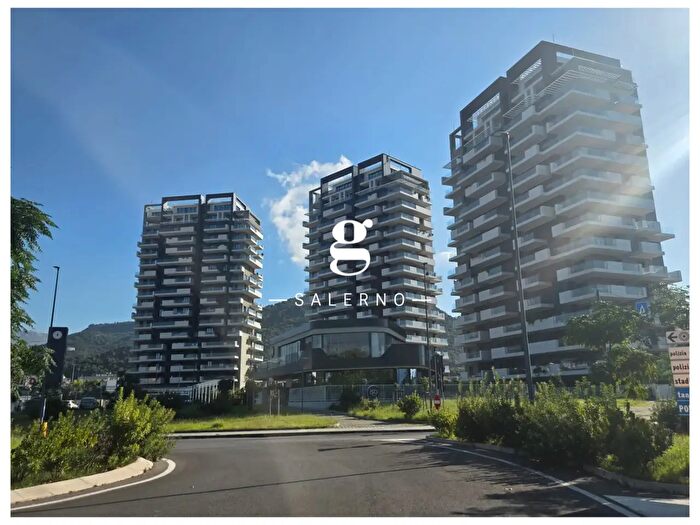 Appartamento con 5 locali in affitto in Via Generale Clark, Salerno