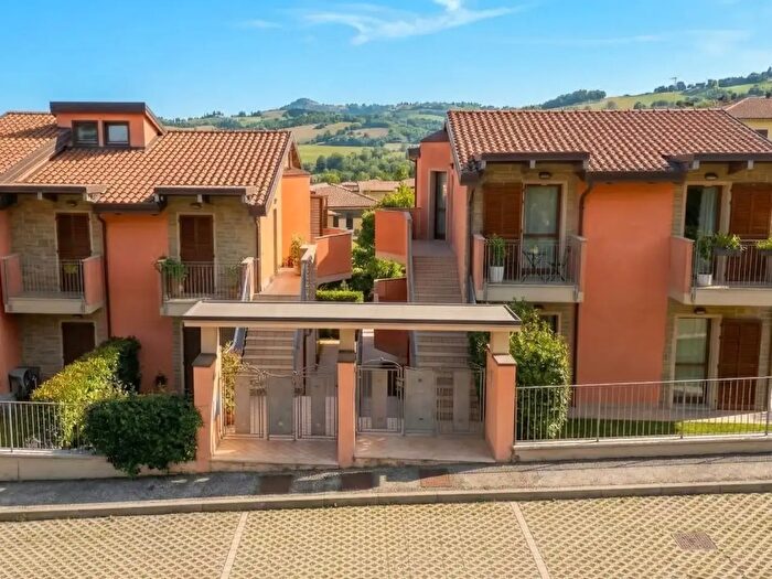 Appartamento con 6 locali in vendita in Via XXIV Maggio, Novafeltria