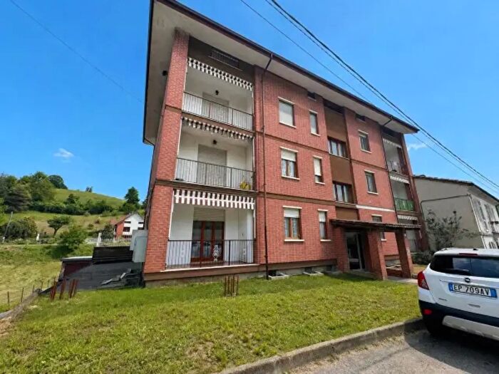 Appartamento quadrilocale in vendita in Via Valcastellana, Portacomaro