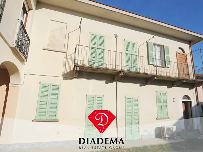 Appartamento trilocale in vendita in Giuseppe Garibaldi, Jerago Con Orago