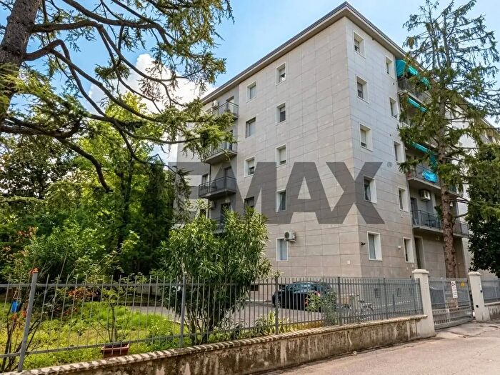 Appartamento quadrilocale in vendita in Via Fogliani, Reggio nell'Emilia