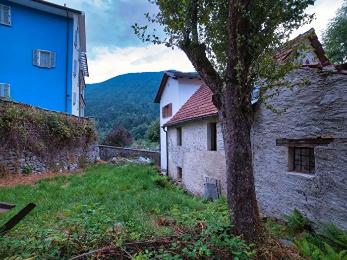 Casa trilocale in vendita in Re