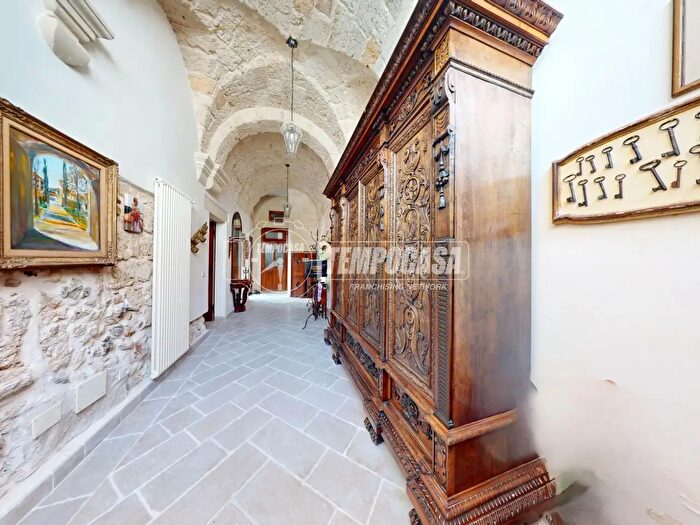 Casa con 6 locali in vendita in Via Capiterra, Corigliano D'Otranto