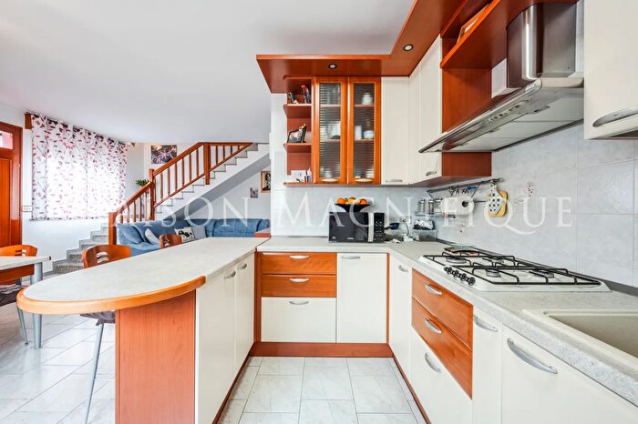 Case in Vendita e in Affitto - 2