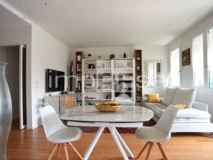 Appartamento con 6 locali in vendita in Viale Novembre, Treviso