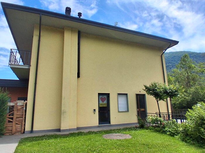 Appartamento bilocale in affitto in Via Molinello, Vall'alta, Albino