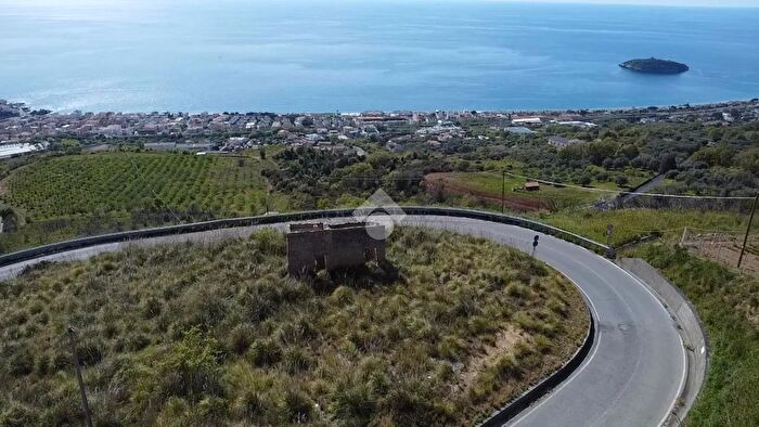 Casa quadrilocale in vendita in Via Panoramica, Diamante