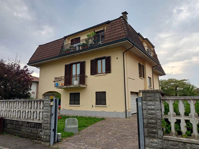 Casa con 12 locali in vendita in Via Trento, Cortemaggiore