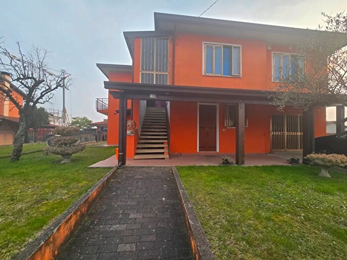 Appartamento con 6 locali in vendita in Vigonovo