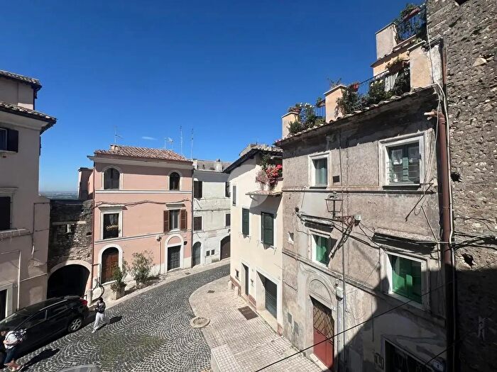 Appartamento bilocale in vendita in Piazza Giorgio Taddei, Tivoli
