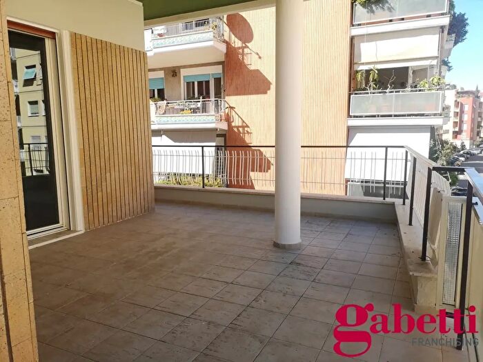 Appartamento trilocale in vendita in Via Attilio Friggeri, Roma