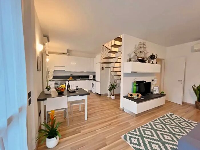 Appartamento monolocale in affitto in Via Giuseppe Candiani, Milano