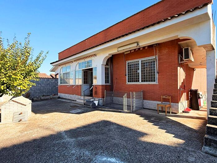 Casa quadrilocale in affitto in Via Gubbio, Nuova Florida, Ardea