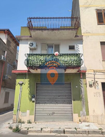 Appartamento quadrilocale in vendita in Via Pietro Luna Castelvetrano, Castelvetrano