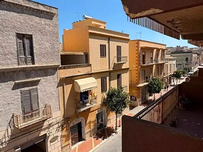 Appartamento con 5 locali in vendita in Via Roma, Marsala