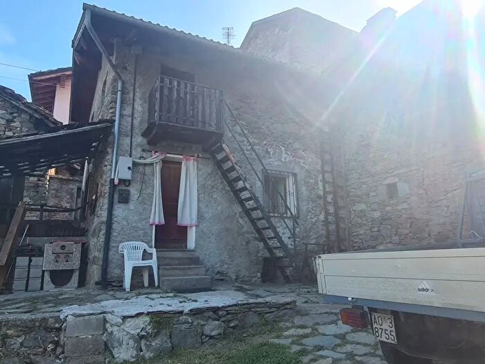 Casa bilocale in vendita in Località Barche, Fenis