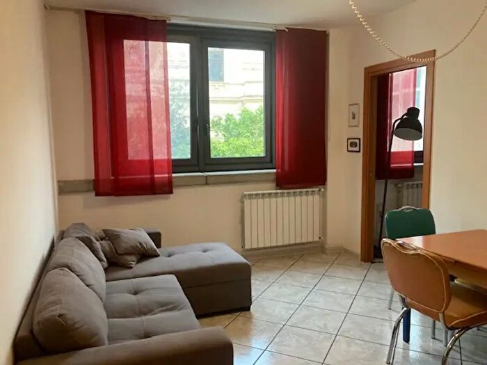 Appartamento trilocale in affitto in Via Indipendenza, Brindisi