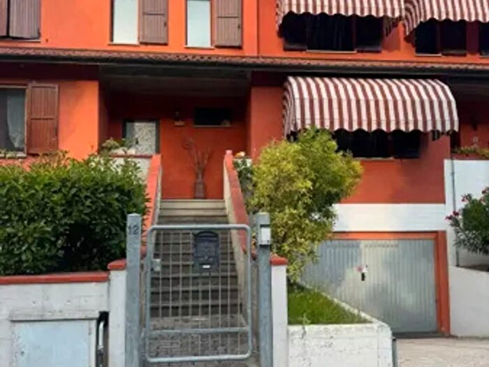 Casa con 5 locali in vendita in Monte San Pietro