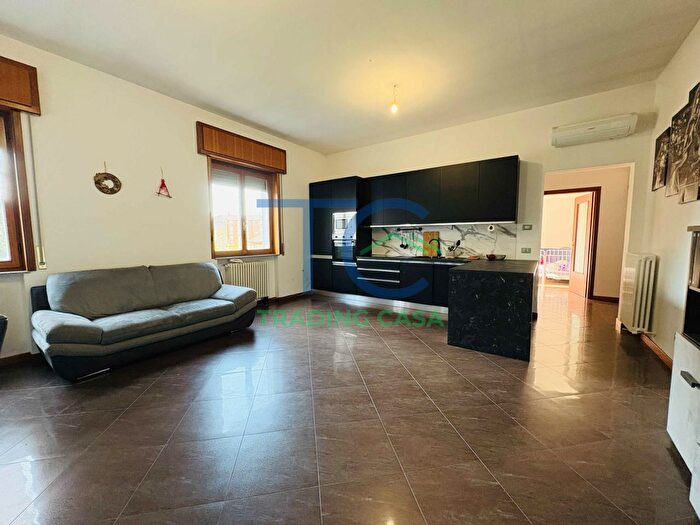 Appartamento trilocale in vendita in Via Gaviolo, Carpaneto Piacentino