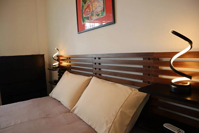 Appartamento bilocale in affitto in Via Salvator Rosa, Napoli