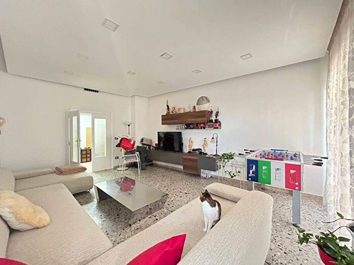 Appartamento con 5 locali in affitto in Viale Raffaello, Vomero, Napoli