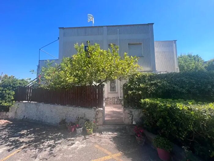 Casa bilocale in vendita in Via Vetulonia, Santa Marinella